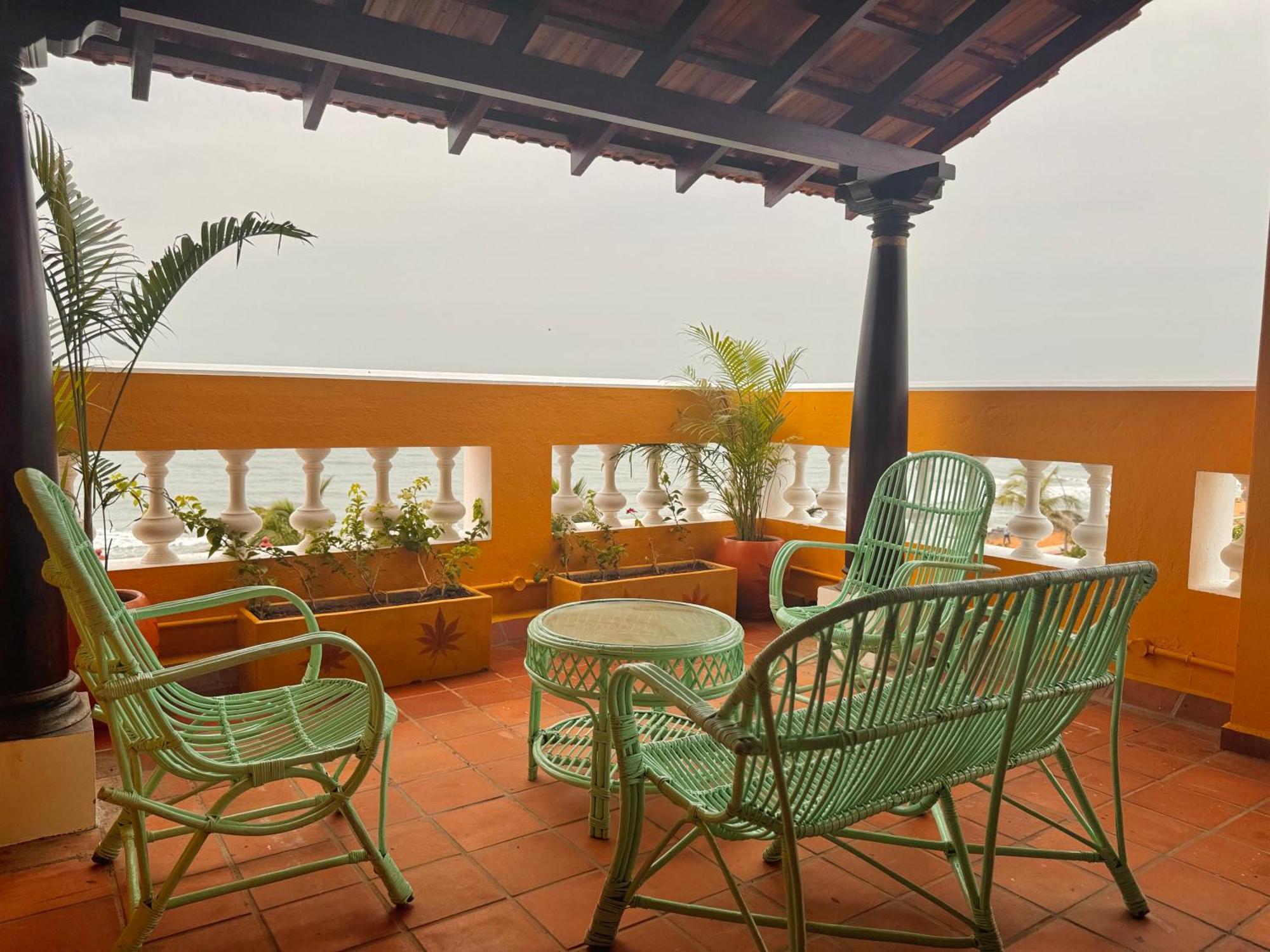 La Plage Seaview Suites Pondicherry Exterior photo