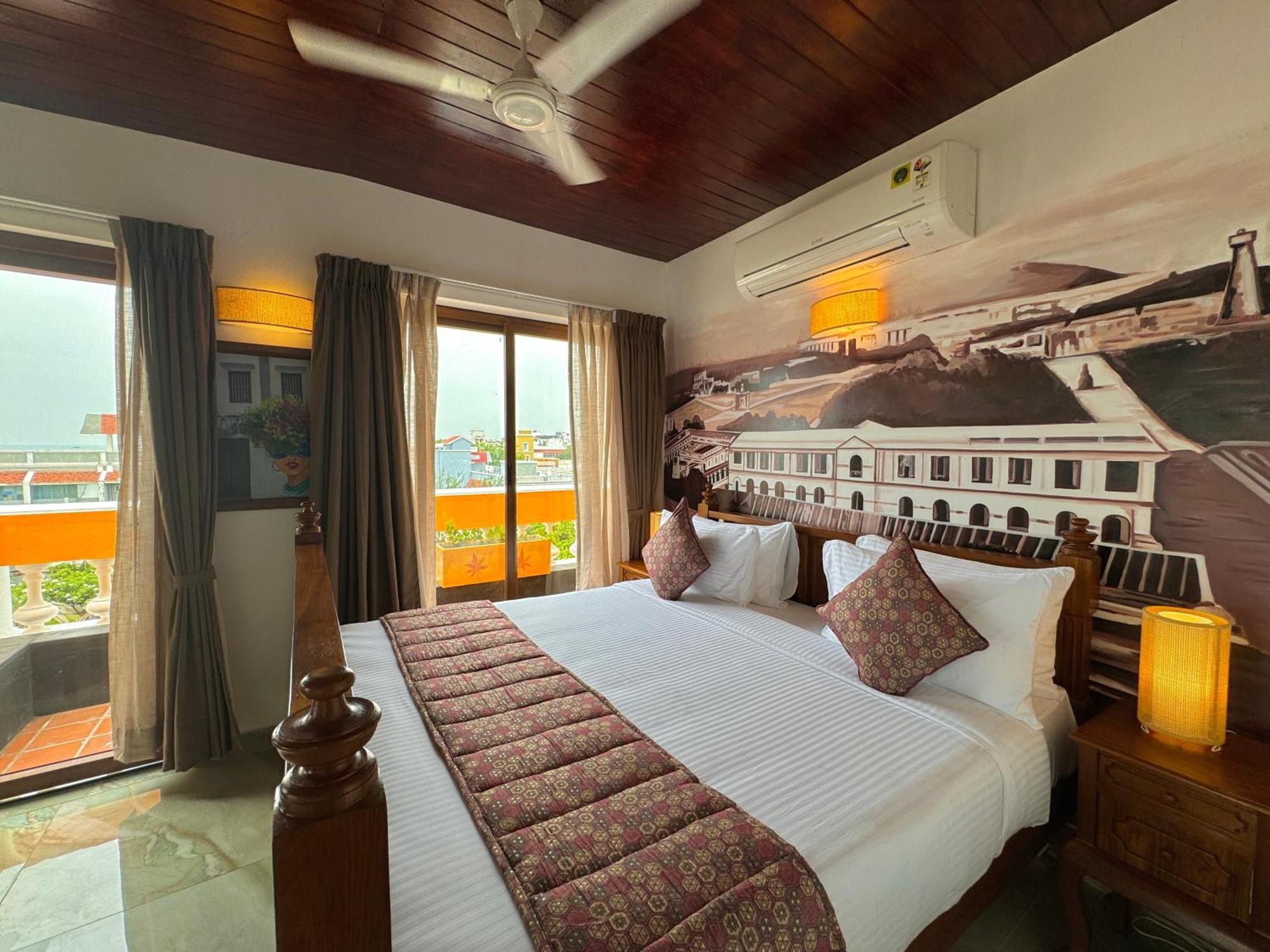 La Plage Seaview Suites Pondicherry Exterior photo