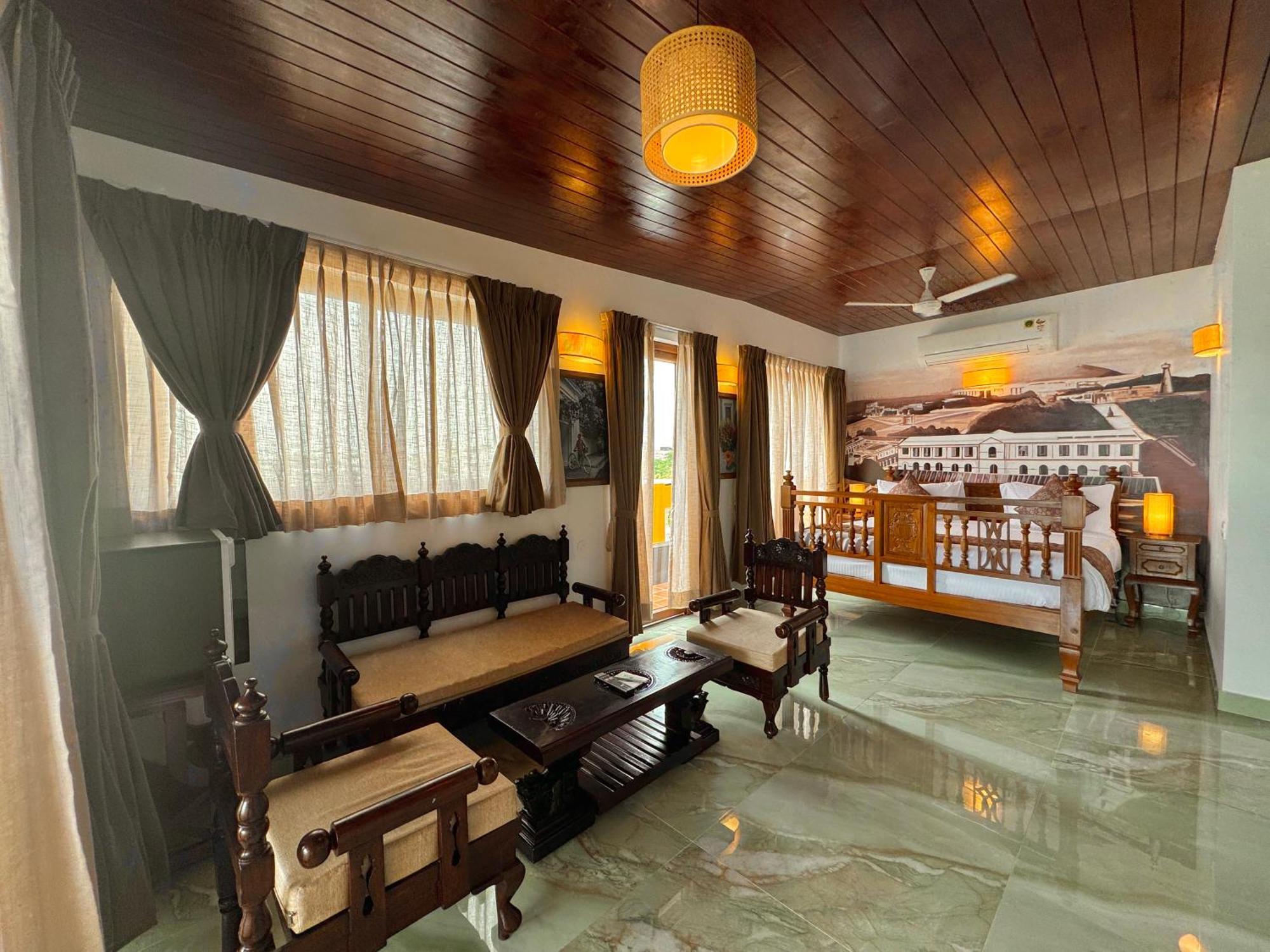 La Plage Seaview Suites Pondicherry Exterior photo