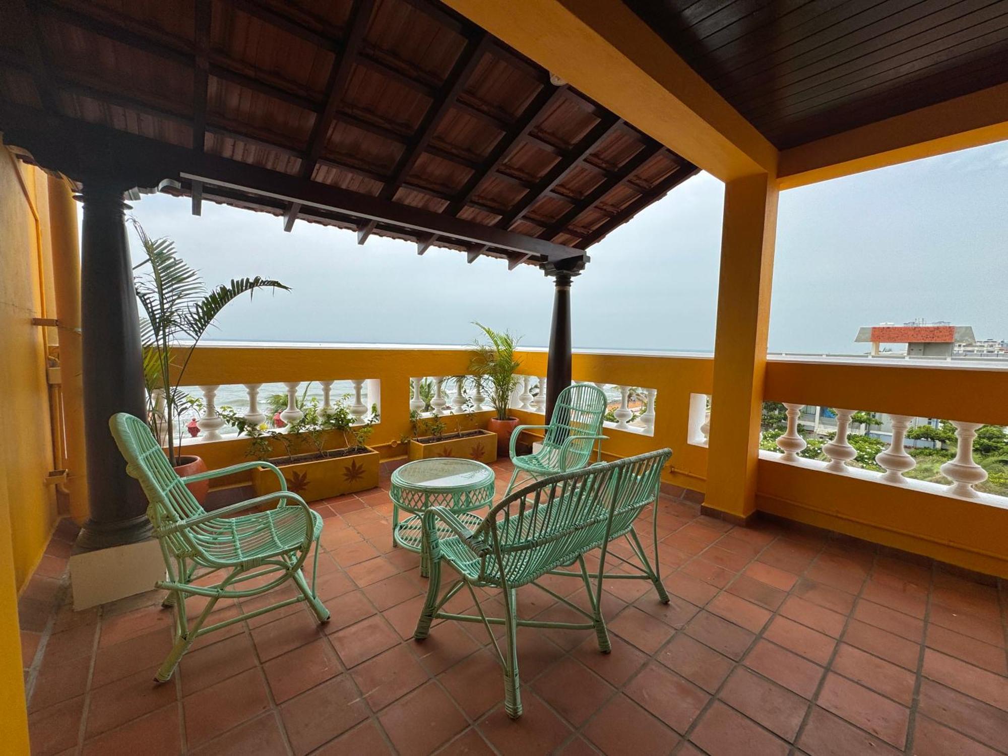 La Plage Seaview Suites Pondicherry Exterior photo