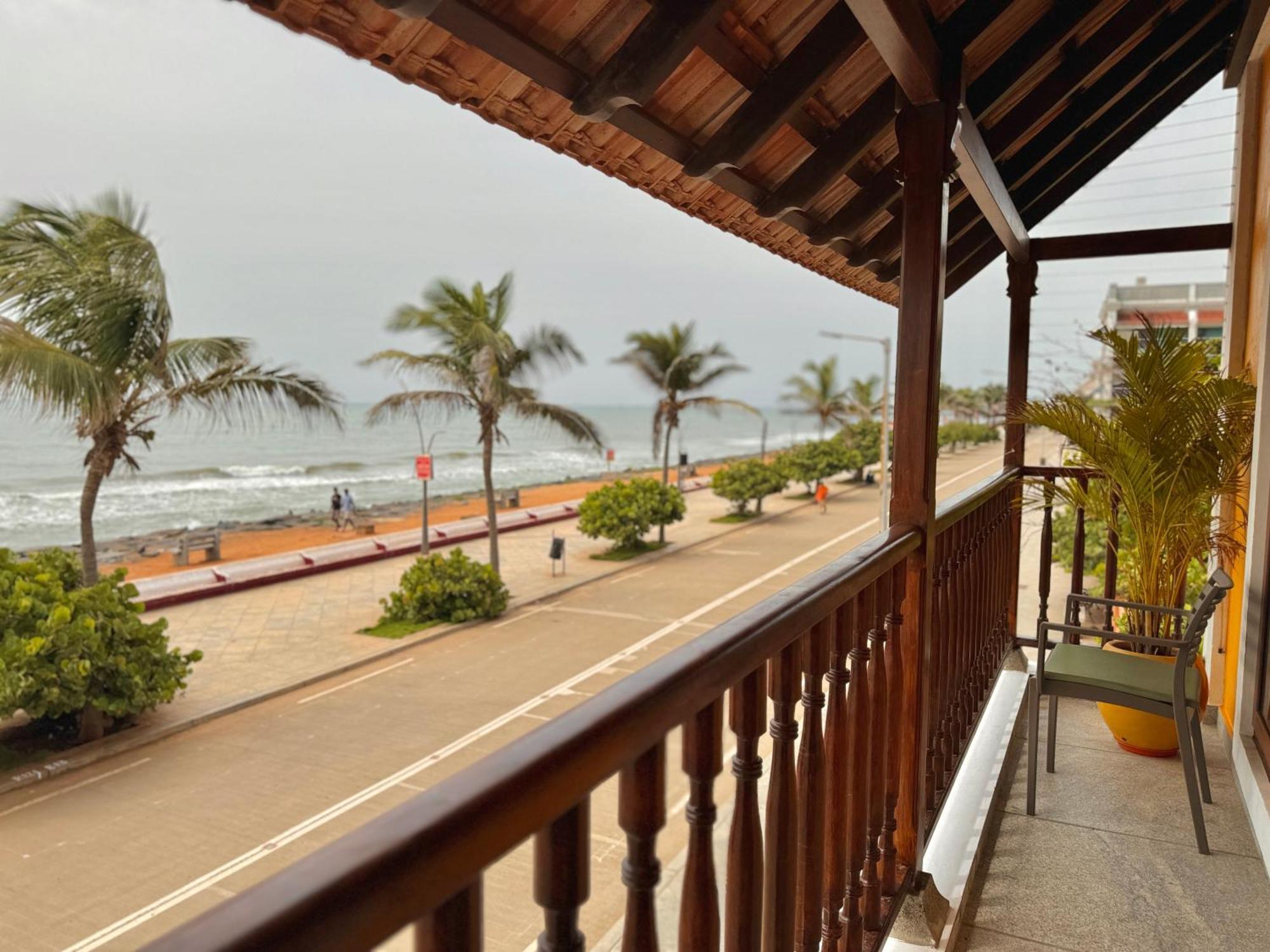 La Plage Seaview Suites Pondicherry Exterior photo