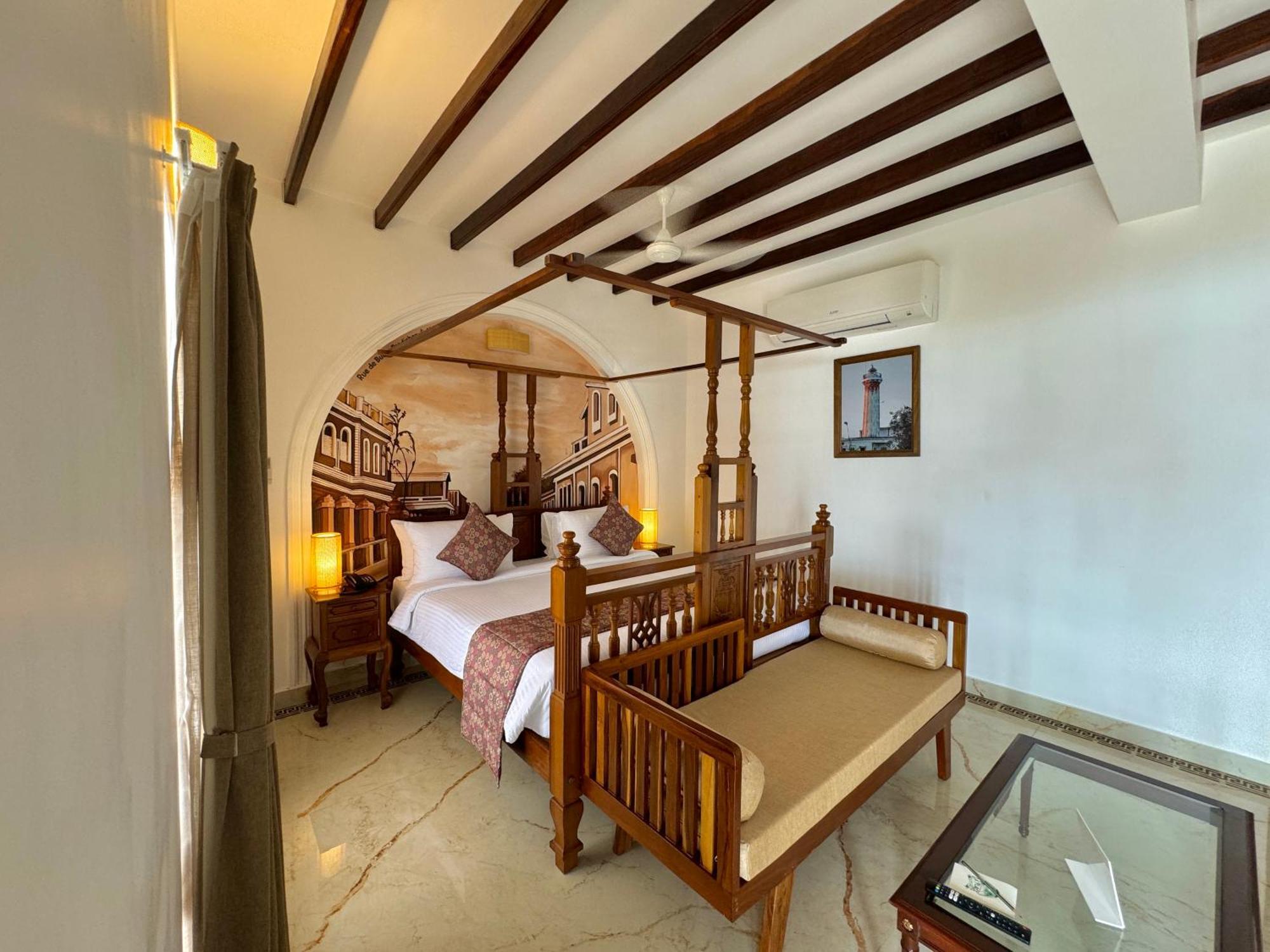 La Plage Seaview Suites Pondicherry Exterior photo