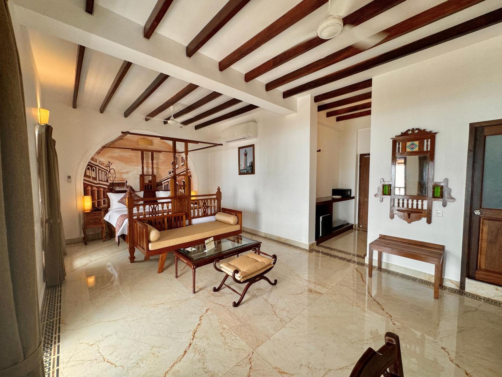 La Plage Seaview Suites Pondicherry Exterior photo