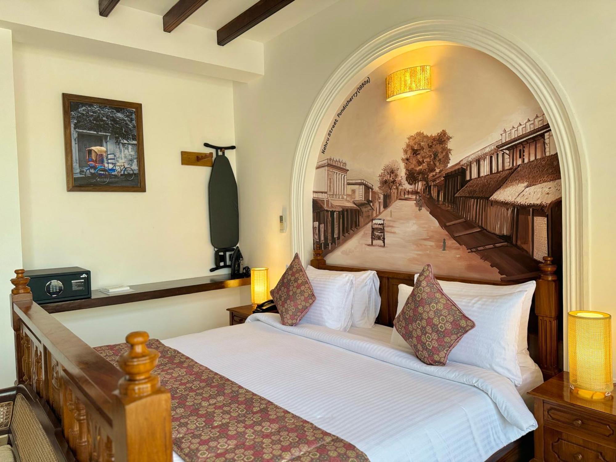 La Plage Seaview Suites Pondicherry Exterior photo