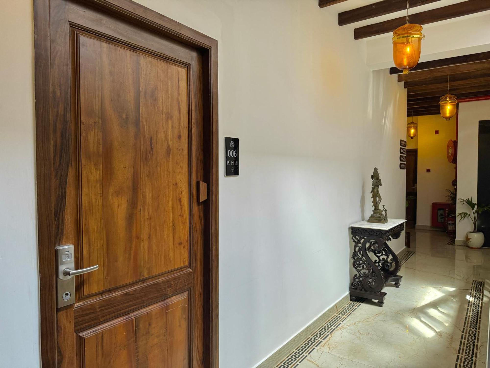 La Plage Seaview Suites Pondicherry Exterior photo