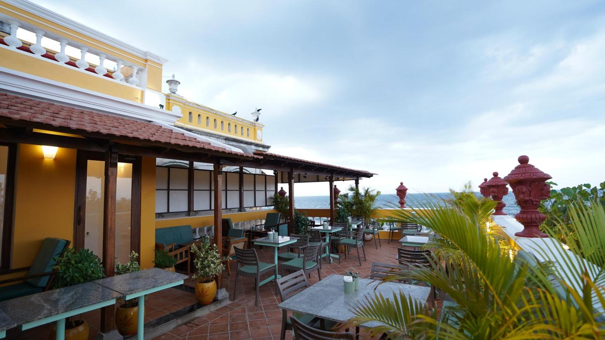 La Plage Seaview Suites Pondicherry Exterior photo